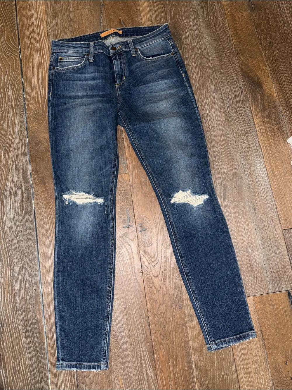 Women’s Dark Blue Distressed Joes Skinny Jeans “The icon ankle” size 28